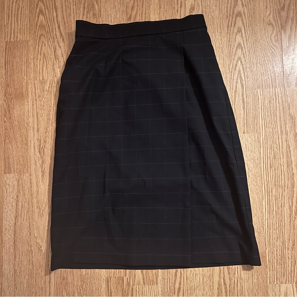 uniqlo navy blue/black and white midi skirt size small